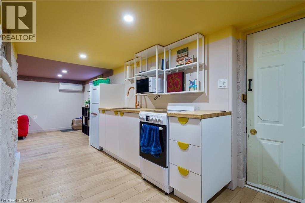 202 PROSPECT Street S Unit# LOWER, Hamilton, Ontario, L8M2Z7 — Photo 3