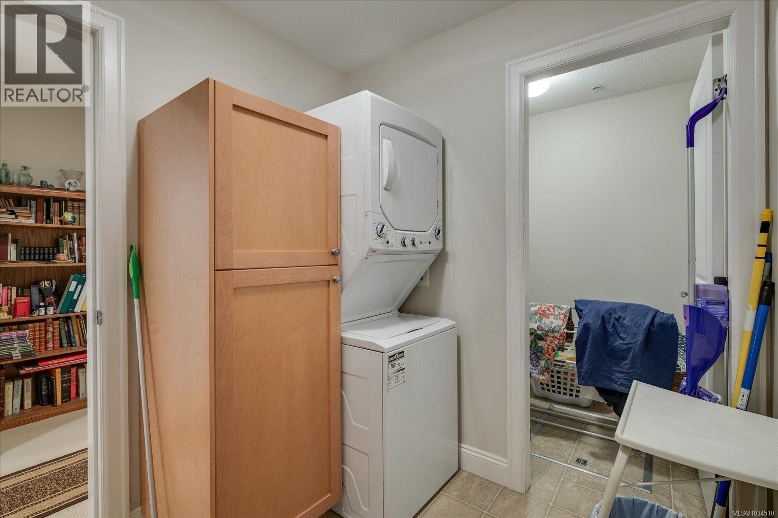 #12 340 Young St - 19