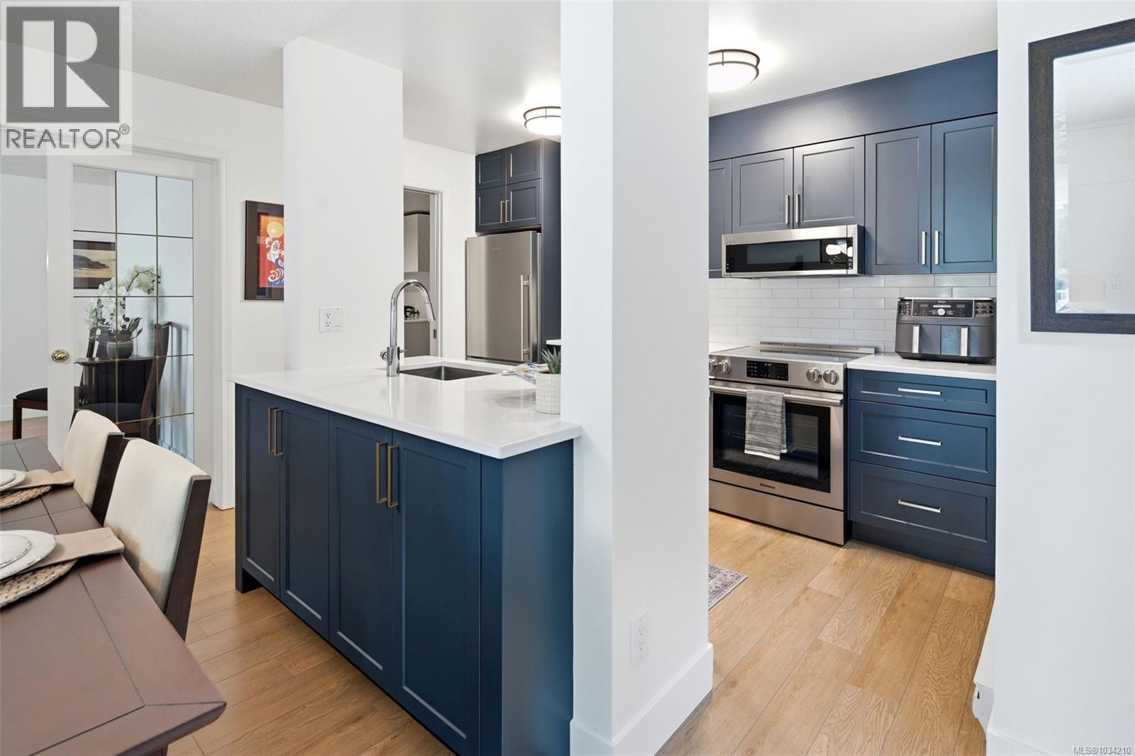 #209 5110 Cordova Bay Rd - 8