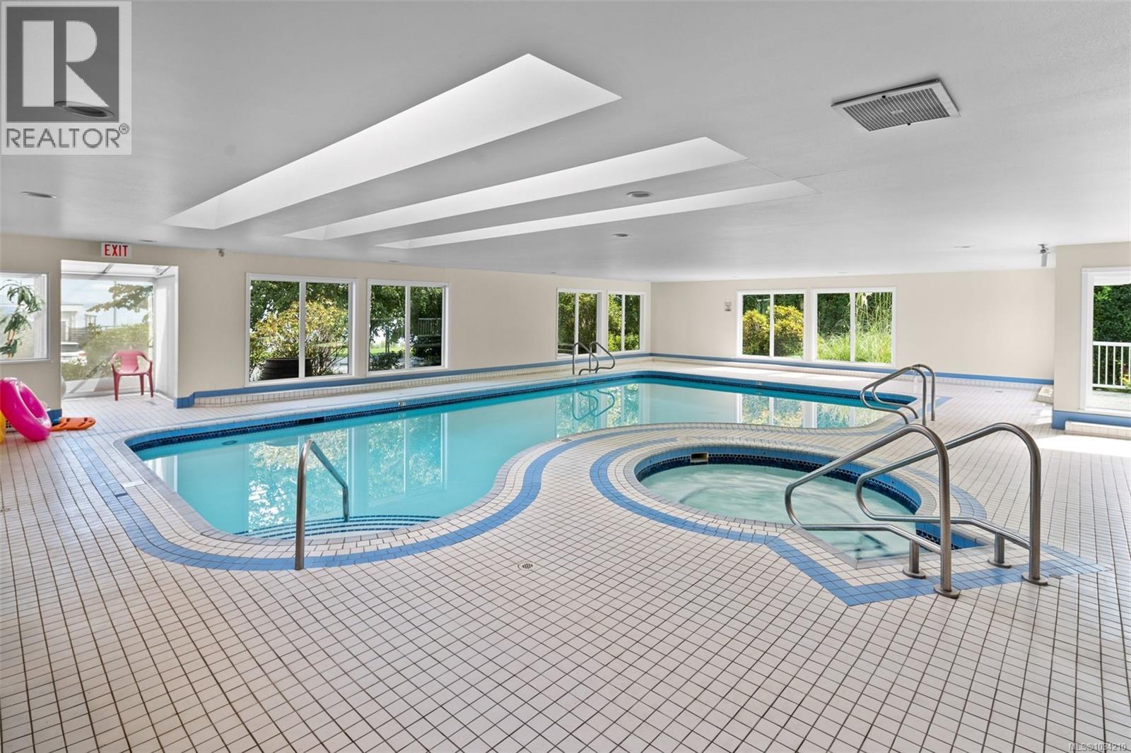#209 5110 Cordova Bay Rd - 29