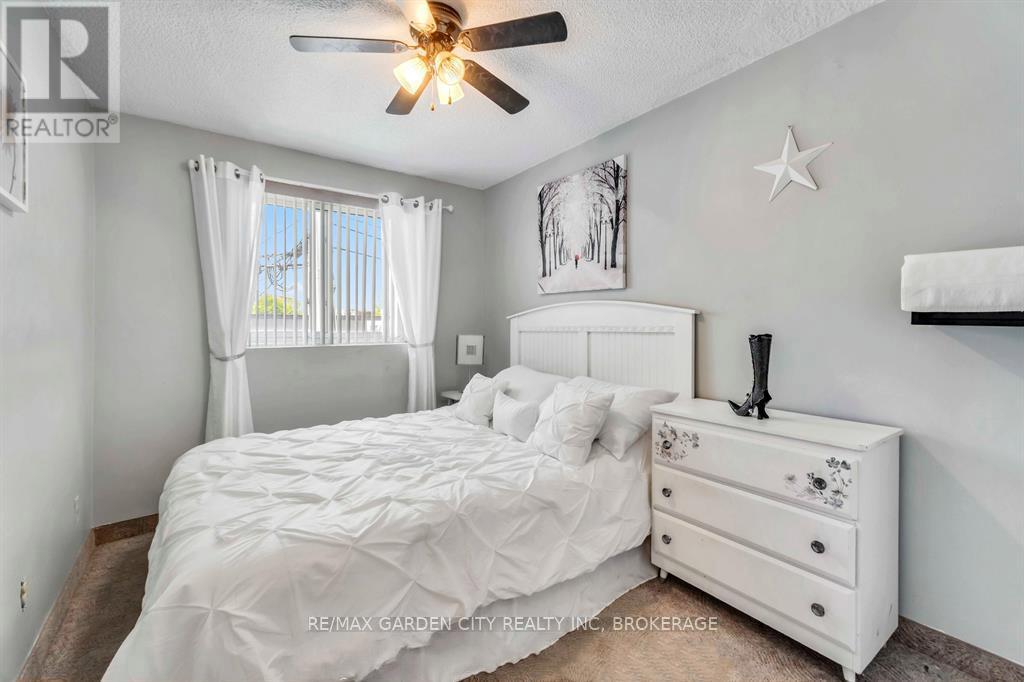 #202 4692 CRYSLER AVENUE - 18