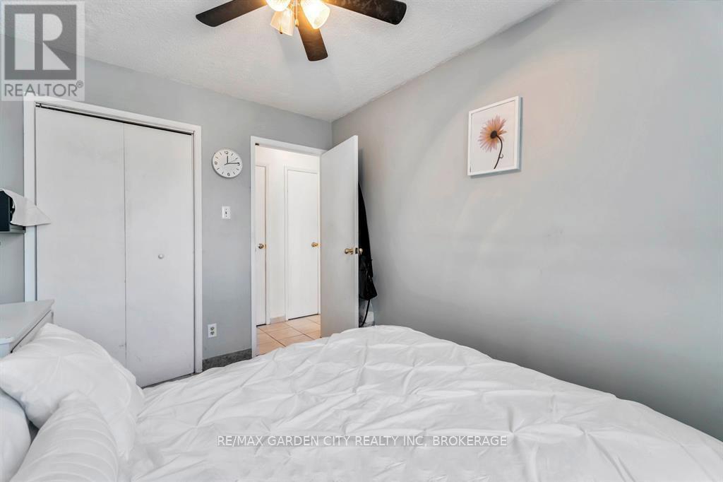 #202 4692 CRYSLER AVENUE - 19