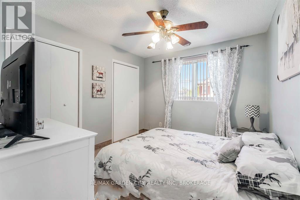 #202 4692 CRYSLER AVENUE - 20