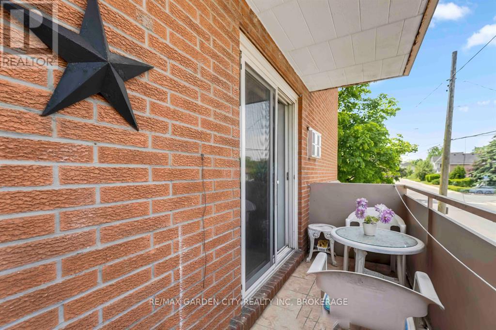 #202 4692 CRYSLER AVENUE - 23