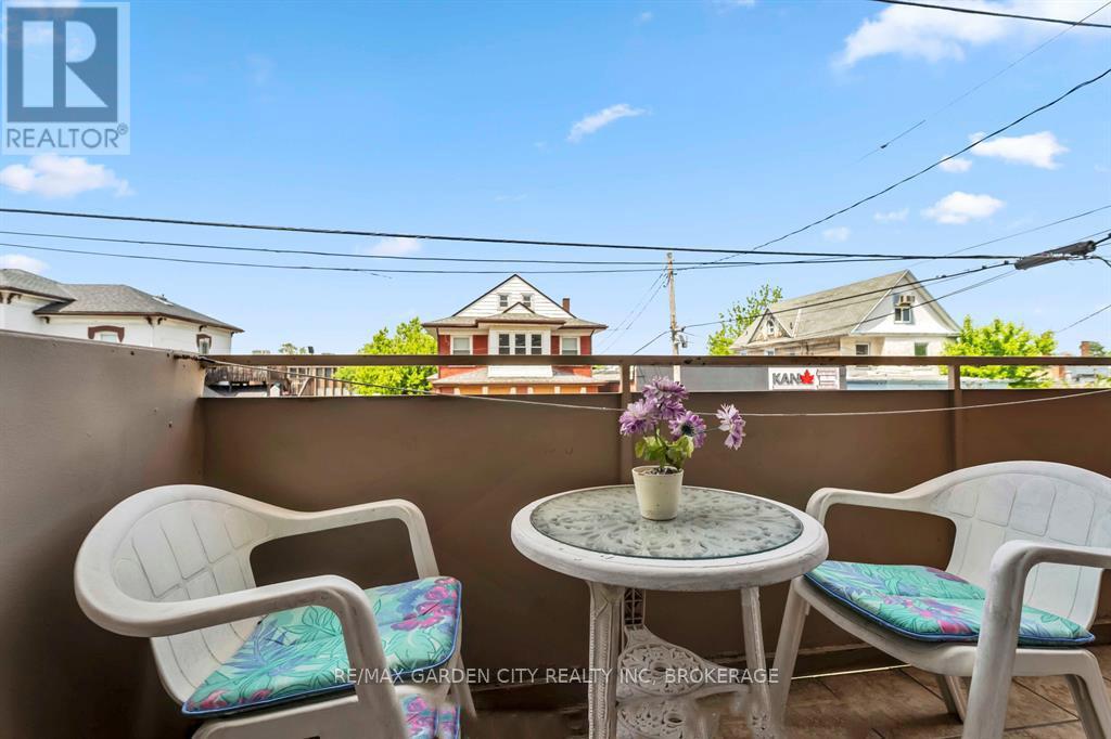 #202 4692 CRYSLER AVENUE - 24
