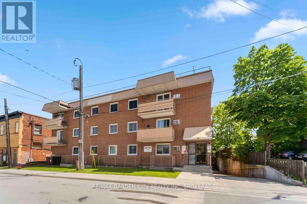 #202 4692 CRYSLER AVENUE - 3