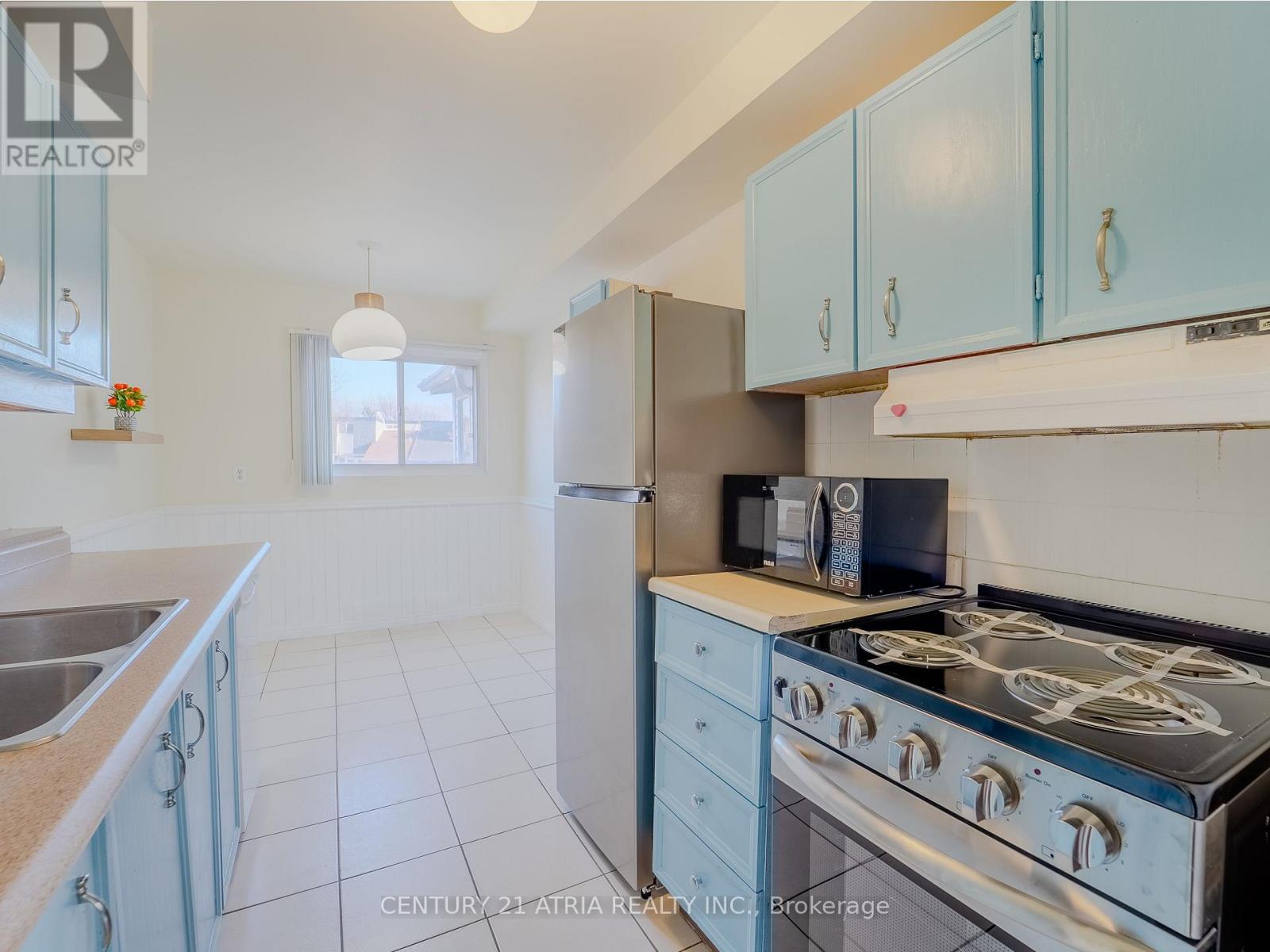 61 WIGGENS COURT - Image 2