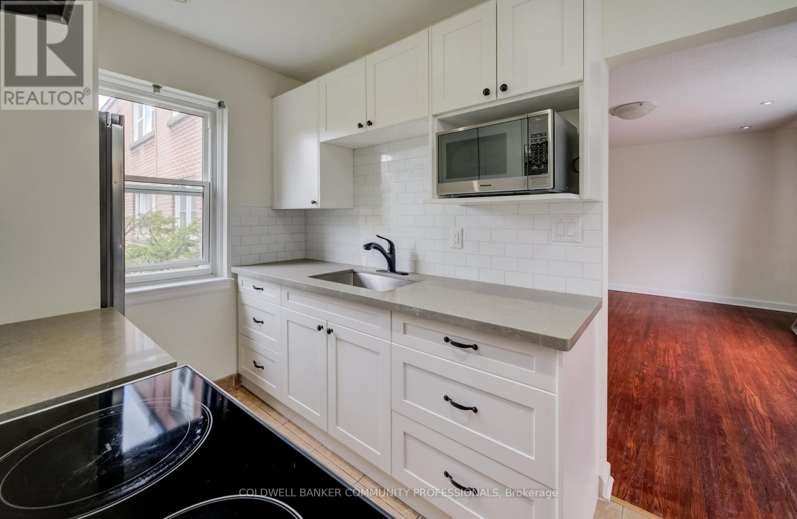 137 EMERALD STREET S - 10