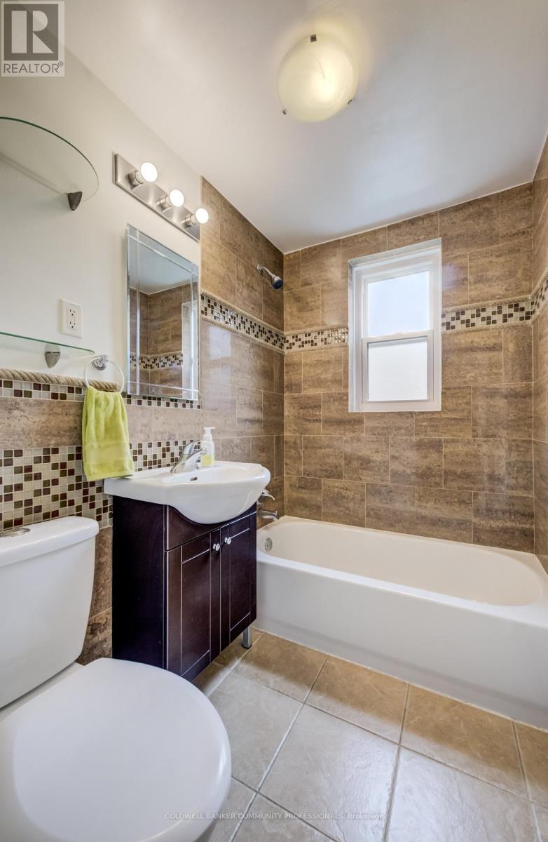 137 EMERALD STREET S - 16