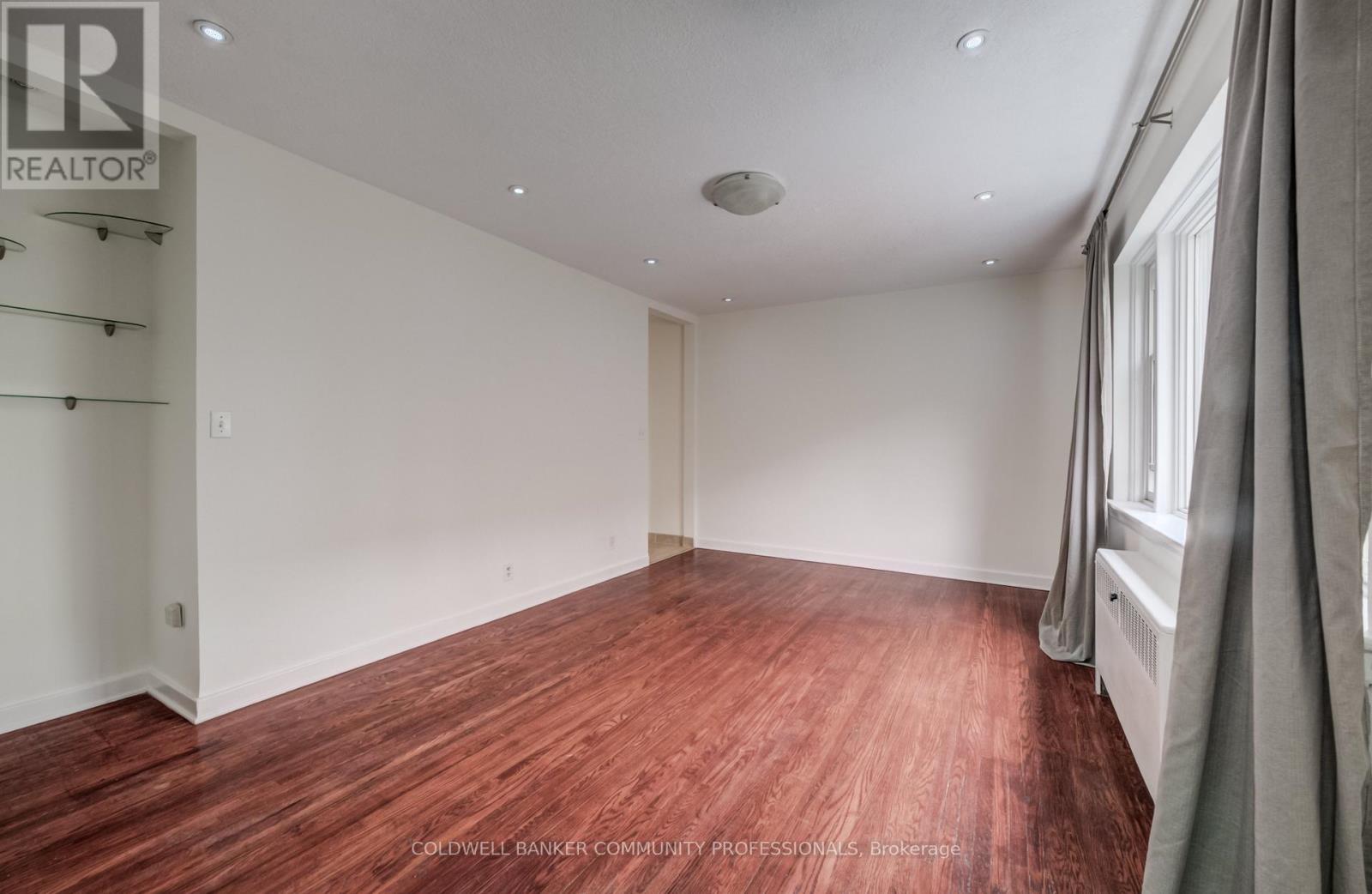 137 EMERALD STREET S - 8