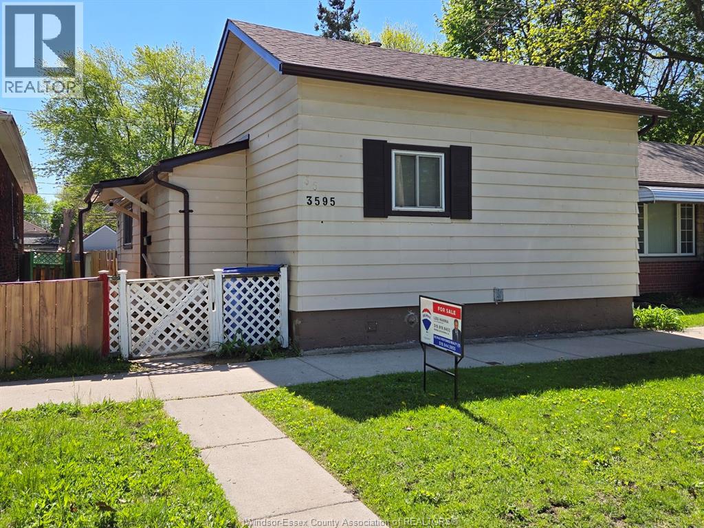 3595 QUEEN - 18