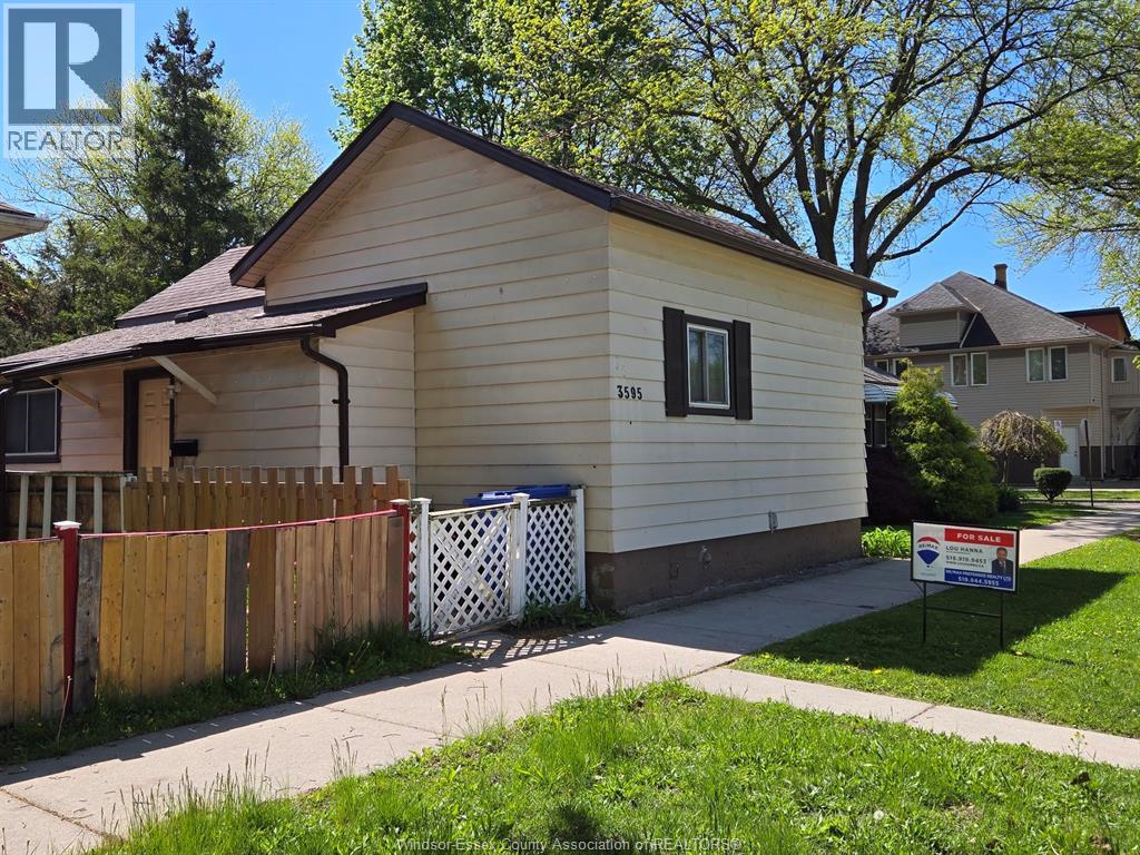 3595 QUEEN - 19