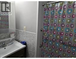 3595 Queen, Windsor, ON N9C1N8 Photo 14
