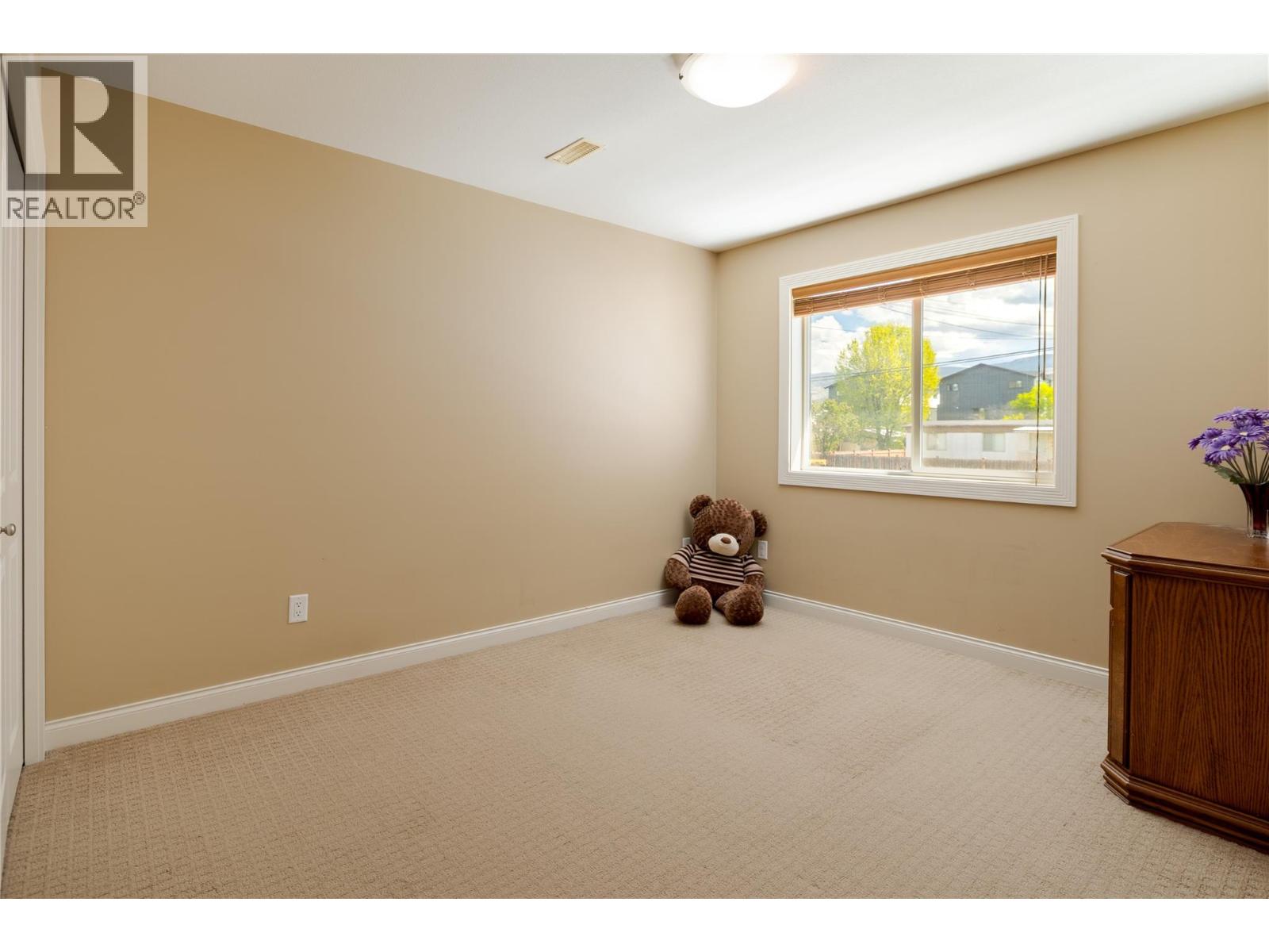 940 Mayfair Road, Kelowna