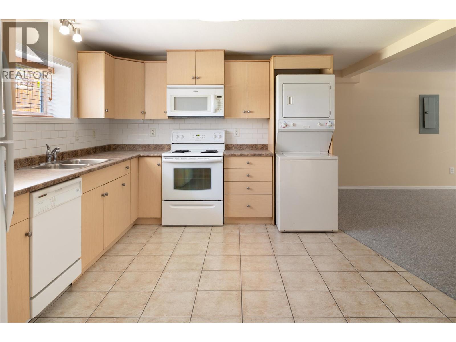940 Mayfair Road, Kelowna