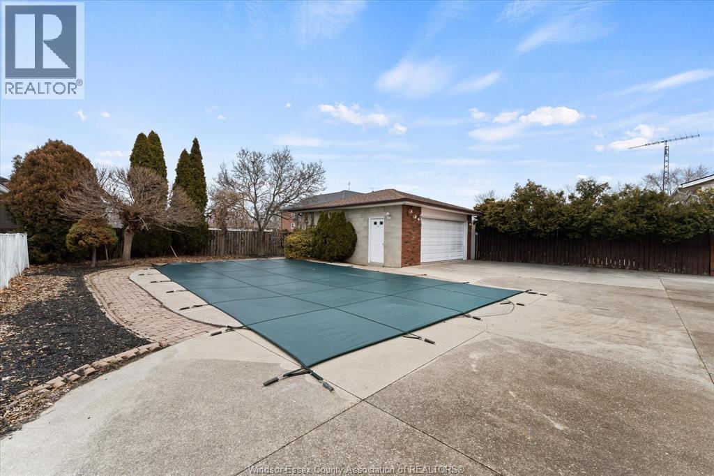 1116 SUMACH CRESCENT