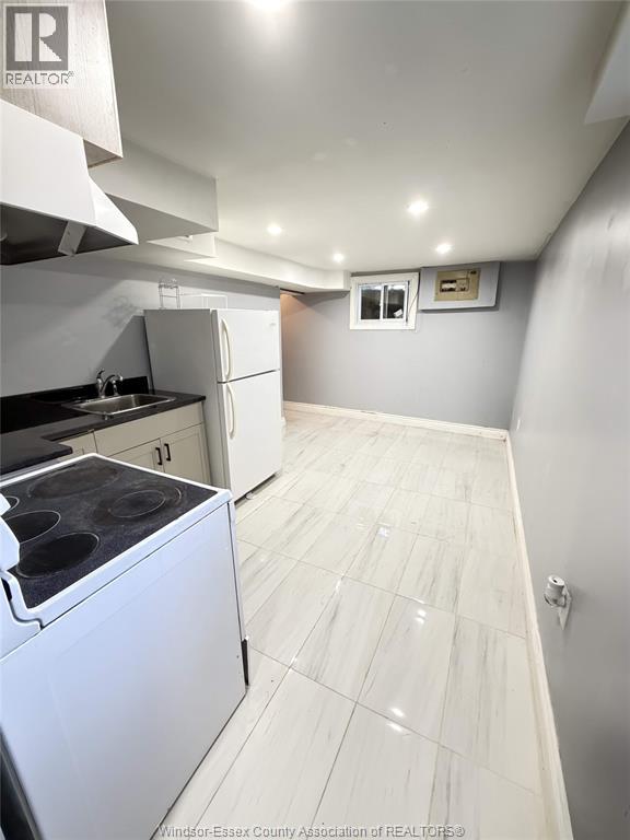 1043 BRUCE AVENUE Unit# LOWER, Windsor, Ontario, N8A4Y1 — Photo 8