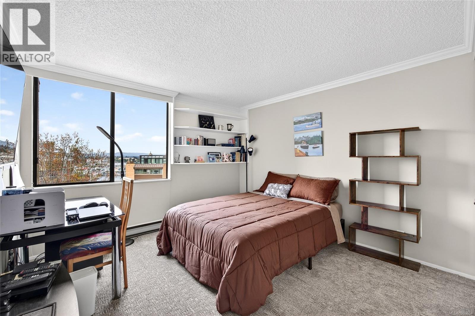 #504 225 Belleville St - 33
