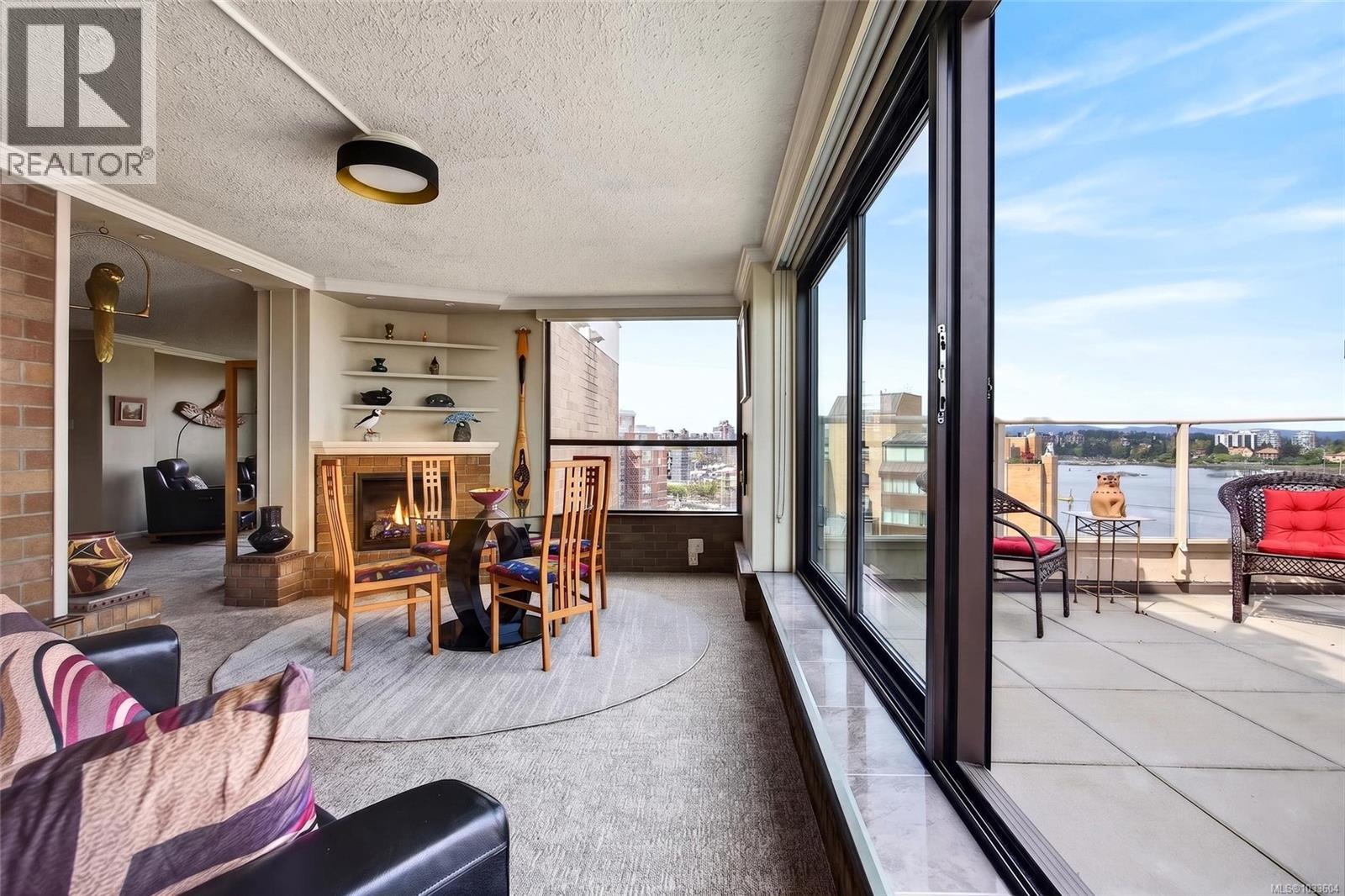 #504 225 Belleville St - 14