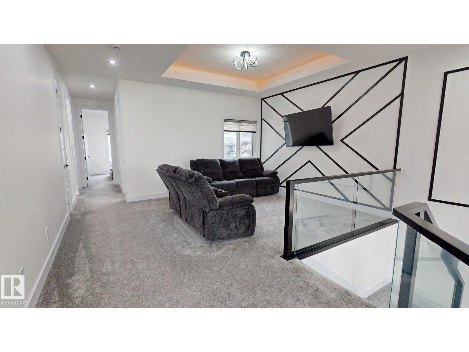 6227 19 ST NE - 12