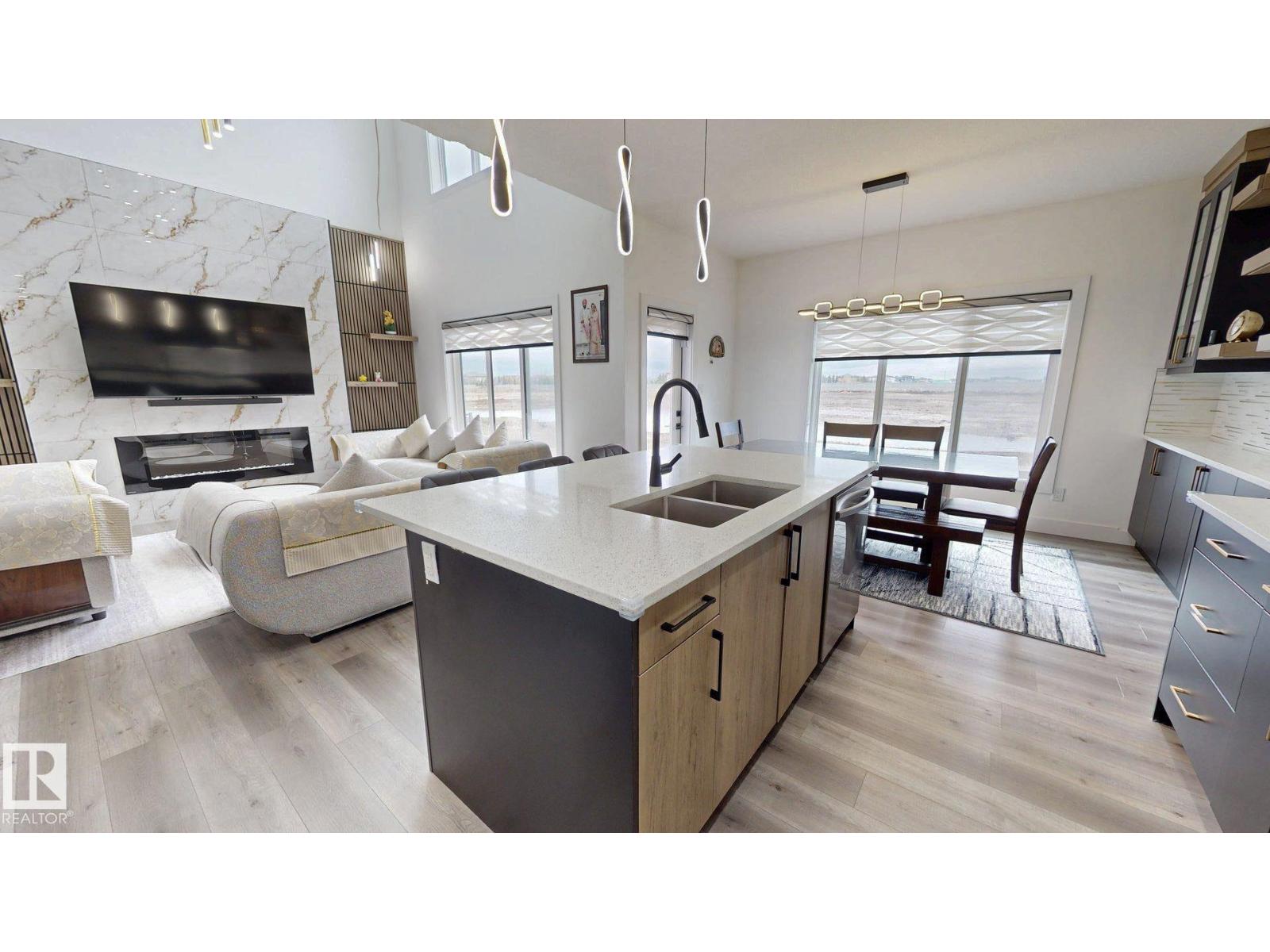6227 19 ST NE - 6