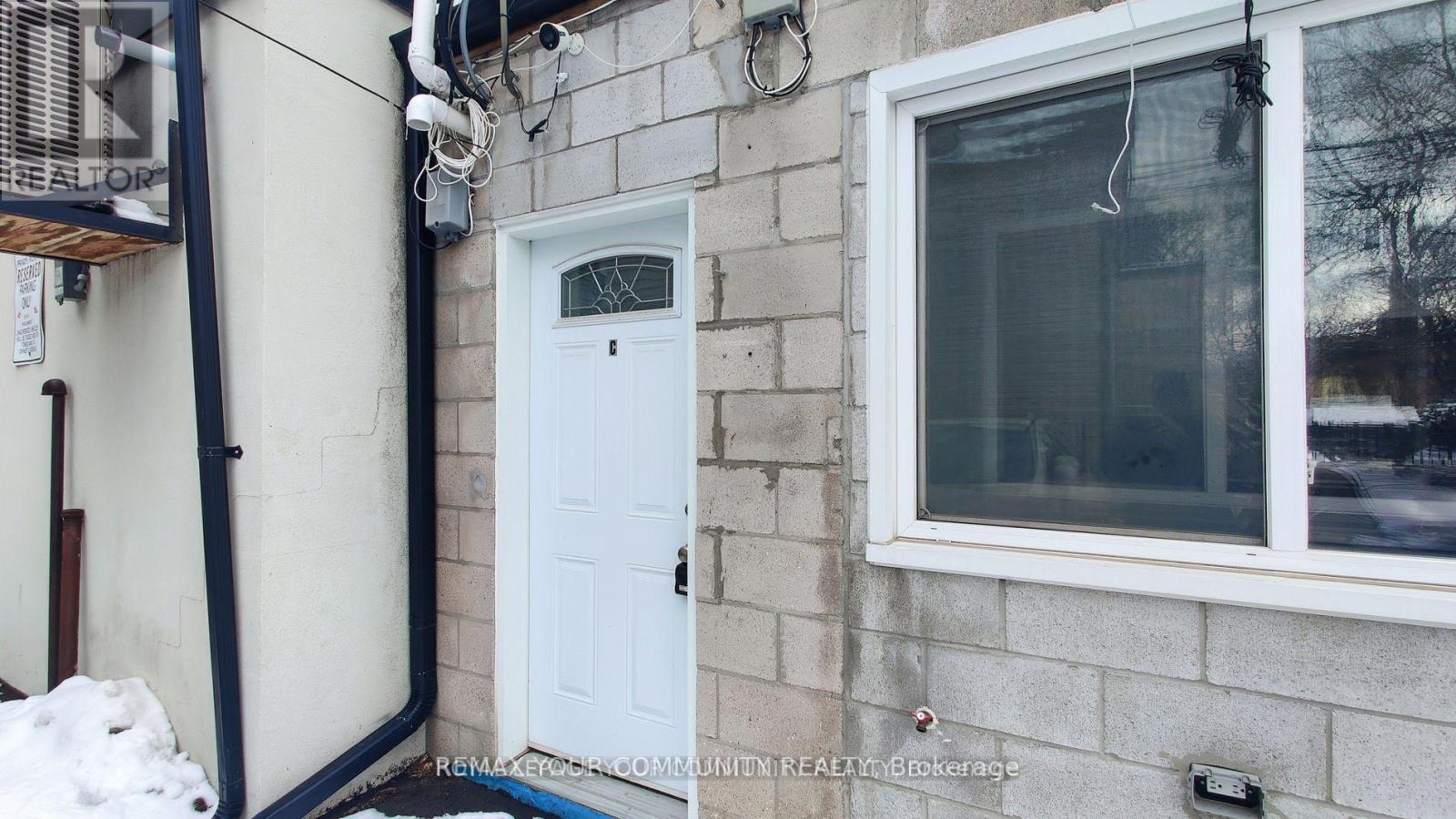Listing photo of C - 586 PARLIAMENT STREET