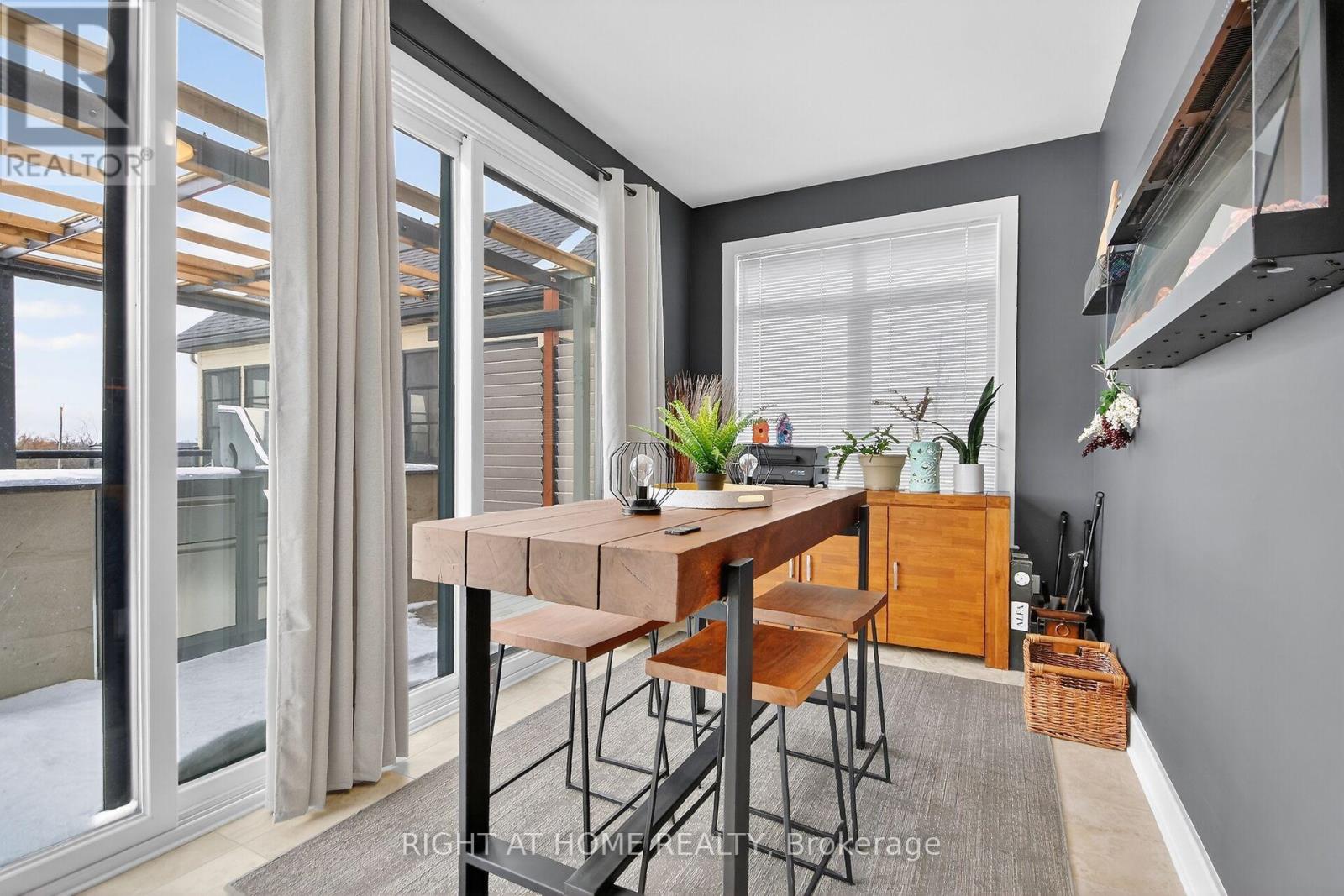 105 RAVENVIEW WAY - 17