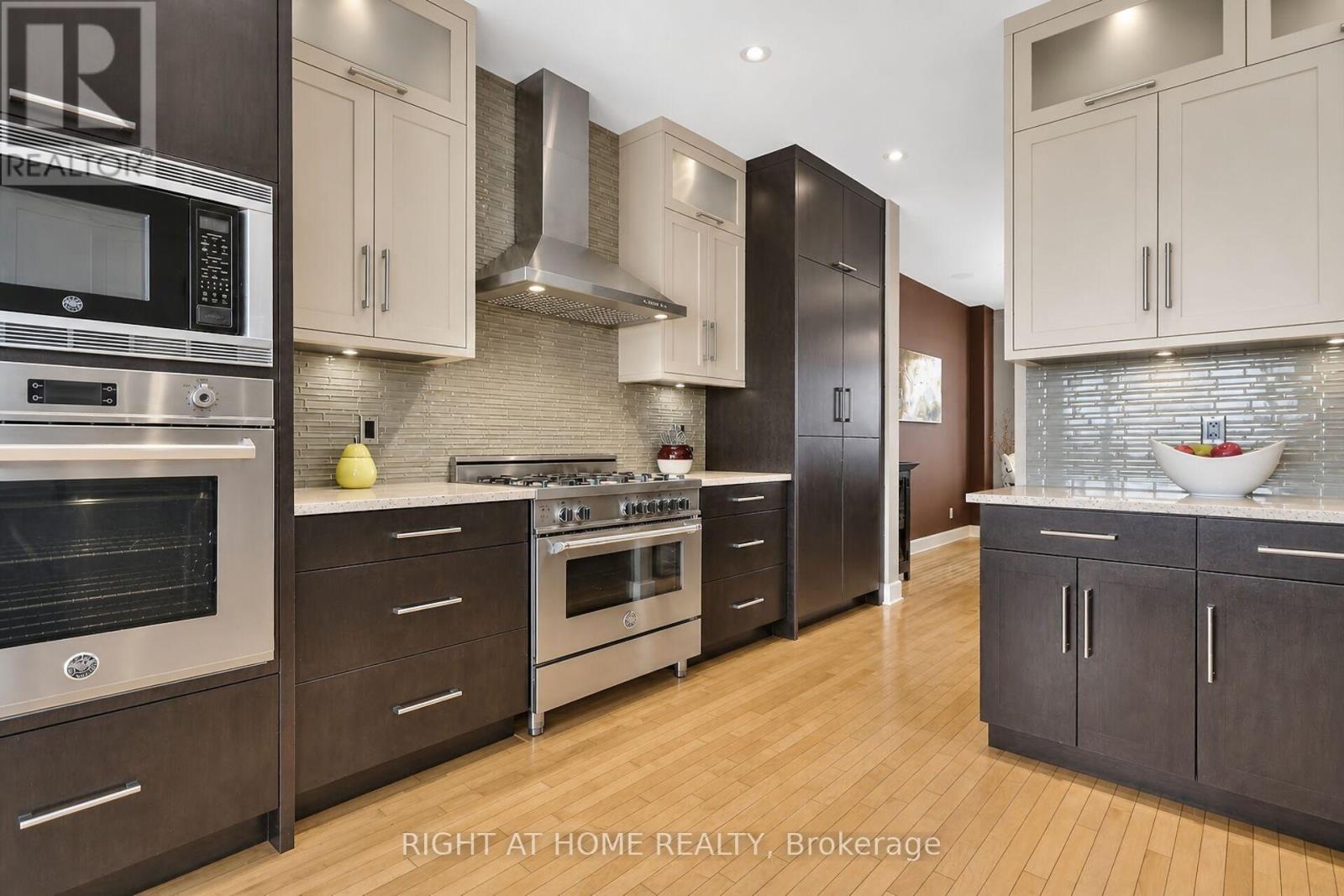 105 RAVENVIEW WAY - 7
