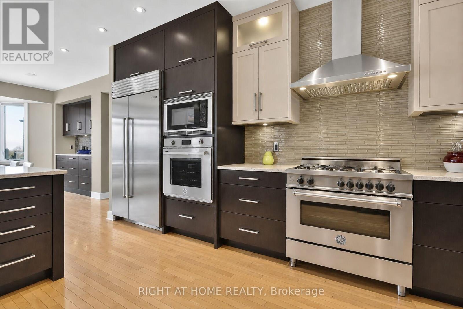 105 RAVENVIEW WAY - 8