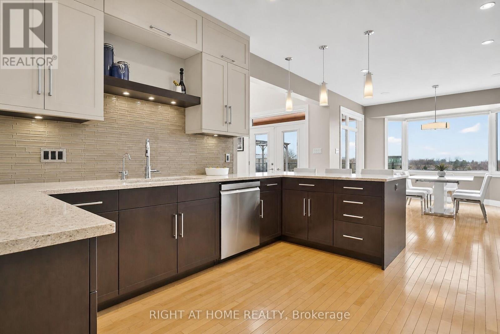 105 RAVENVIEW WAY - 9