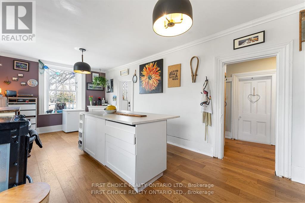 8 CAMPBELL REID COURT - 7