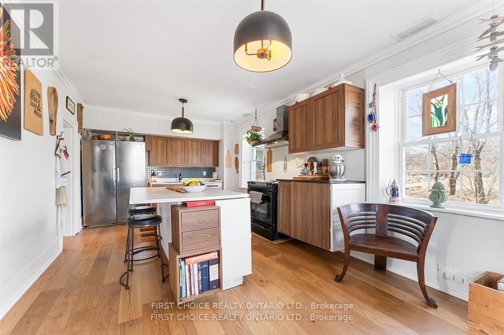 8 CAMPBELL REID COURT - 8
