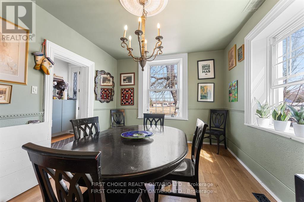 8 CAMPBELL REID COURT - 9