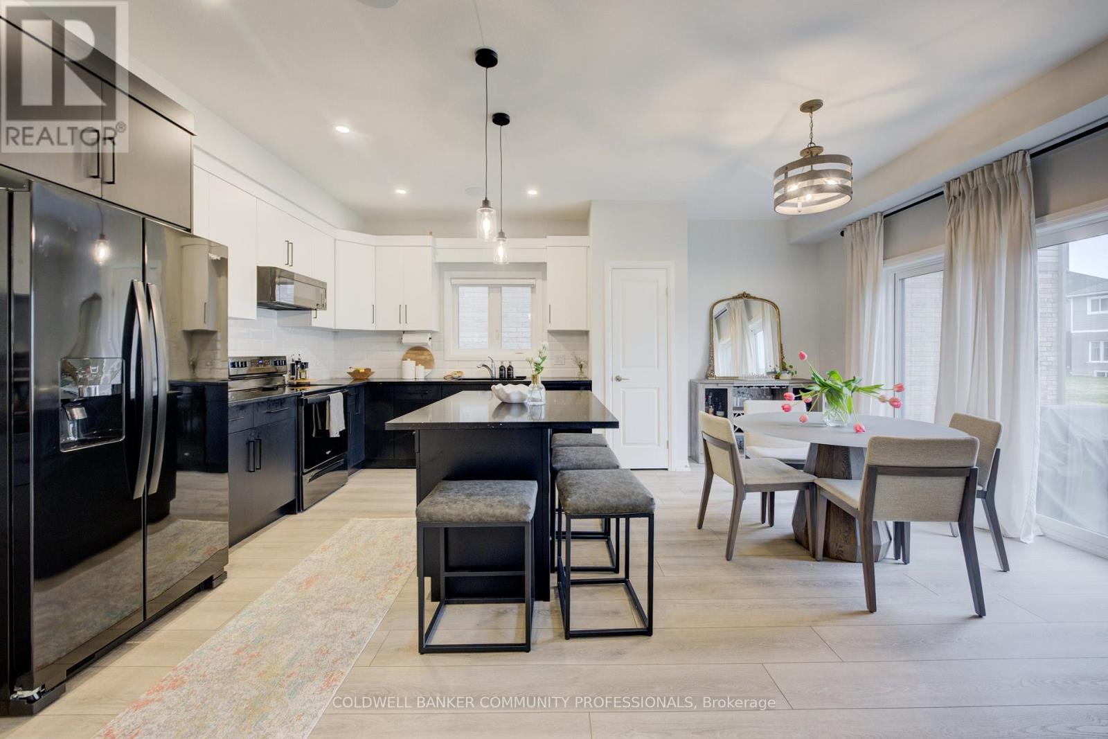 36 ALICIA CRESCENT - 14