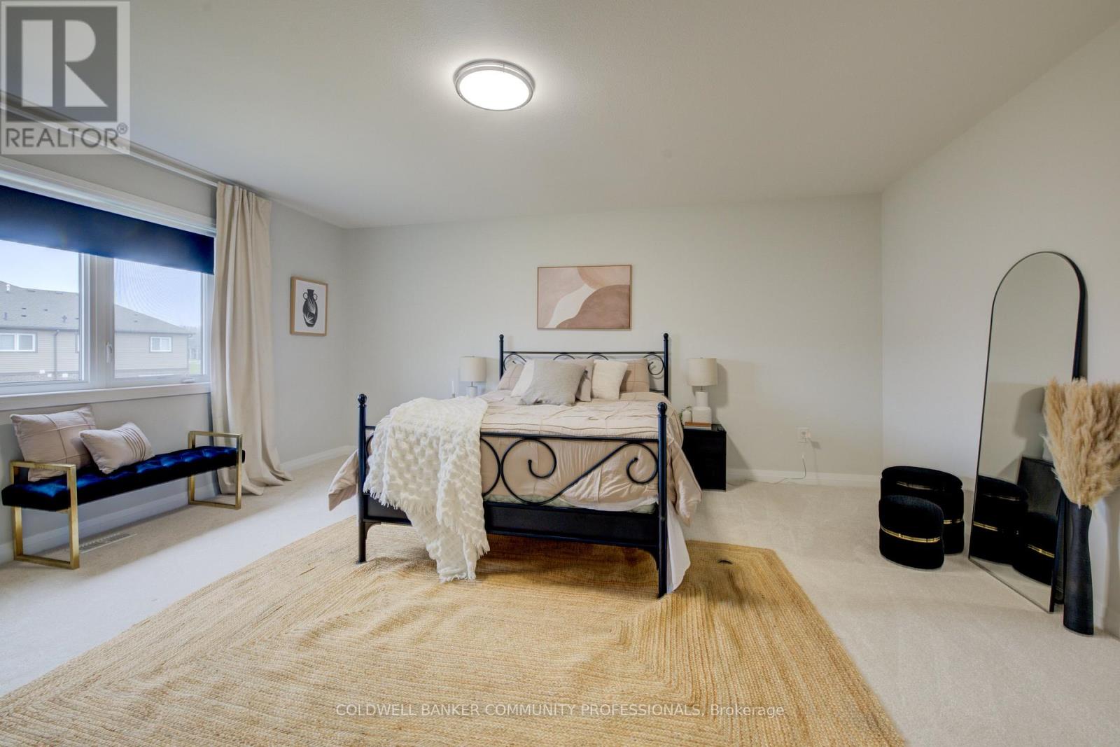 36 ALICIA CRESCENT - 36