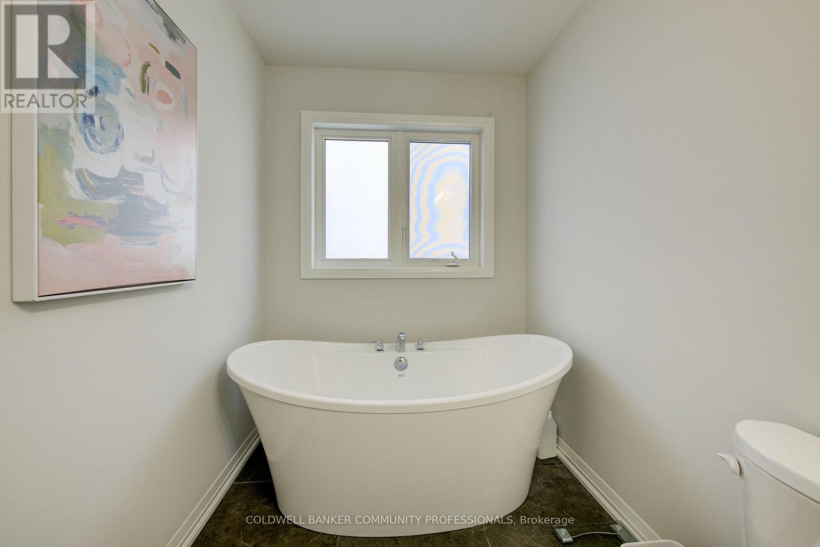 36 ALICIA CRESCENT - 40
