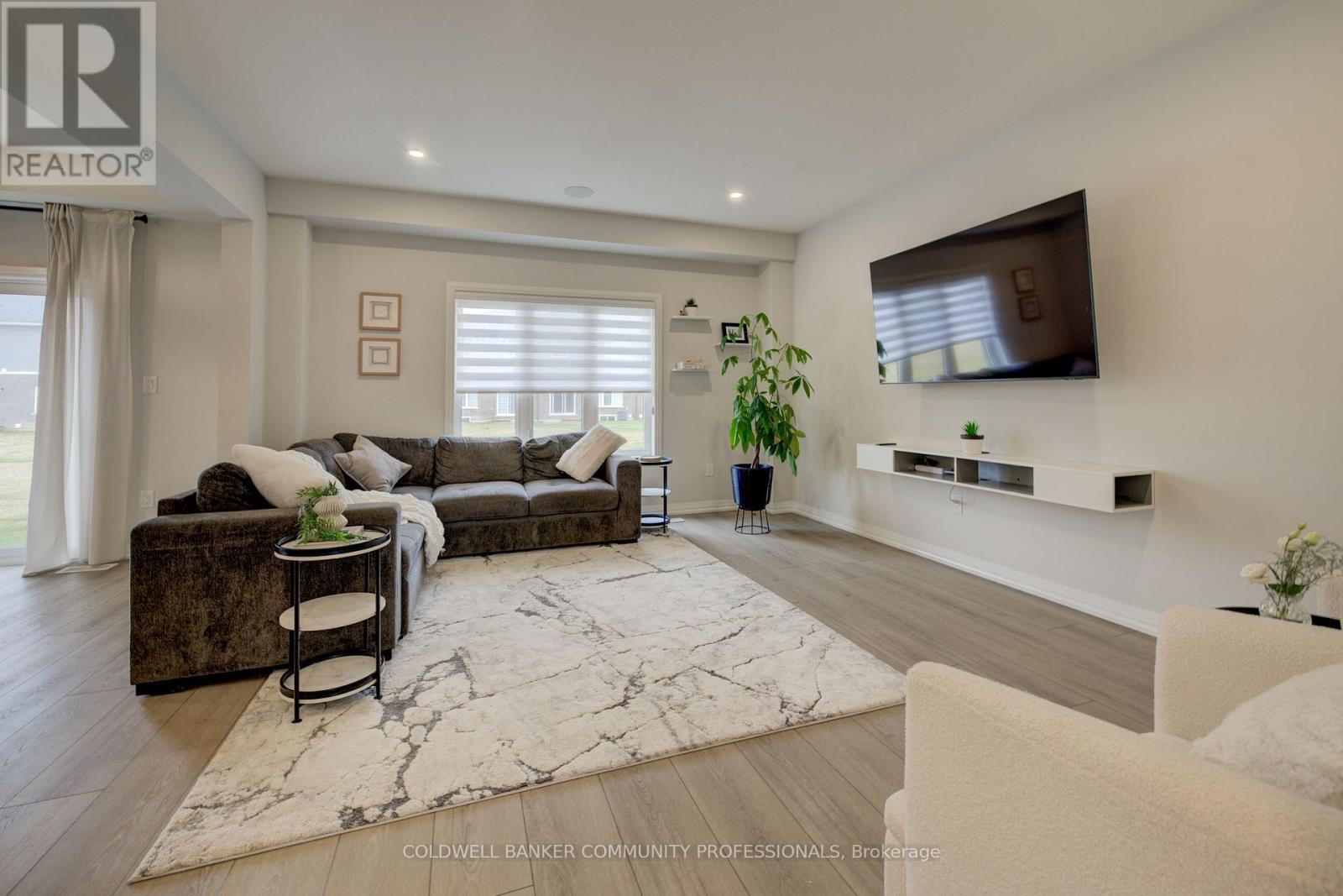 36 ALICIA CRESCENT - 8