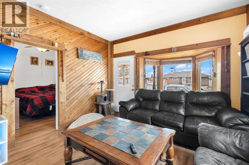 5236 50 Street, Lacombe