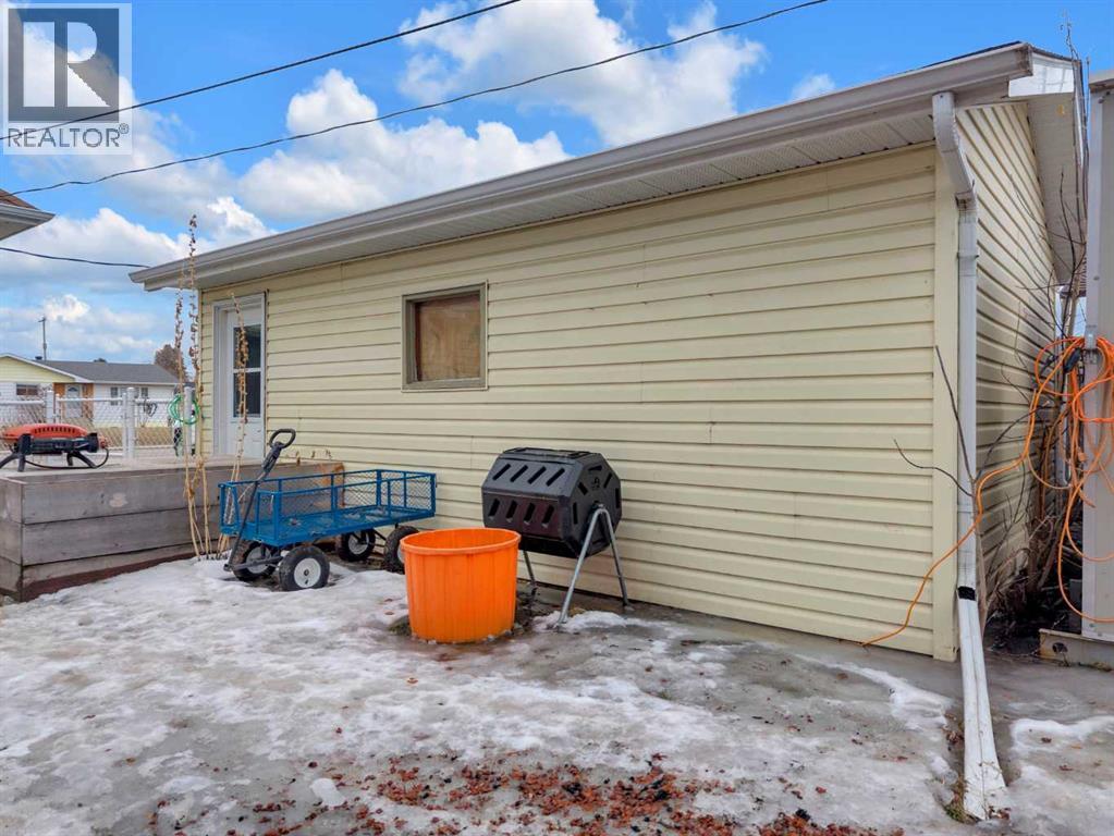 5236 50 Street, Lacombe