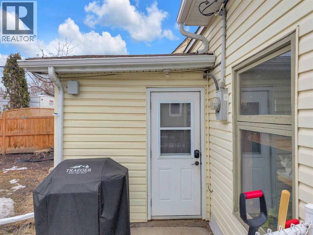 5236 50 Street, Lacombe
