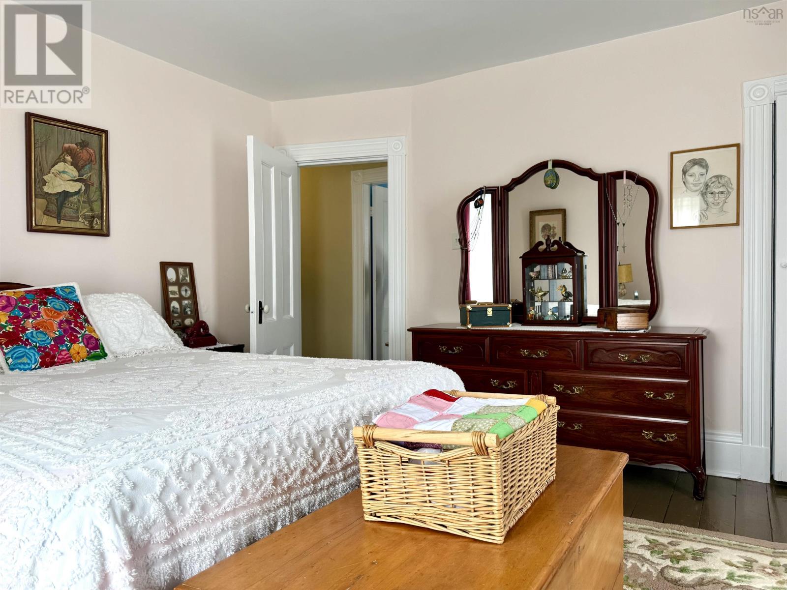1684 242 Highway - 47