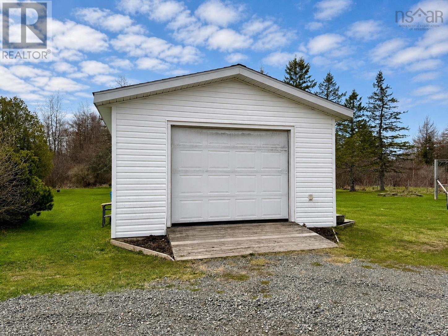 1684 242 Highway - 49