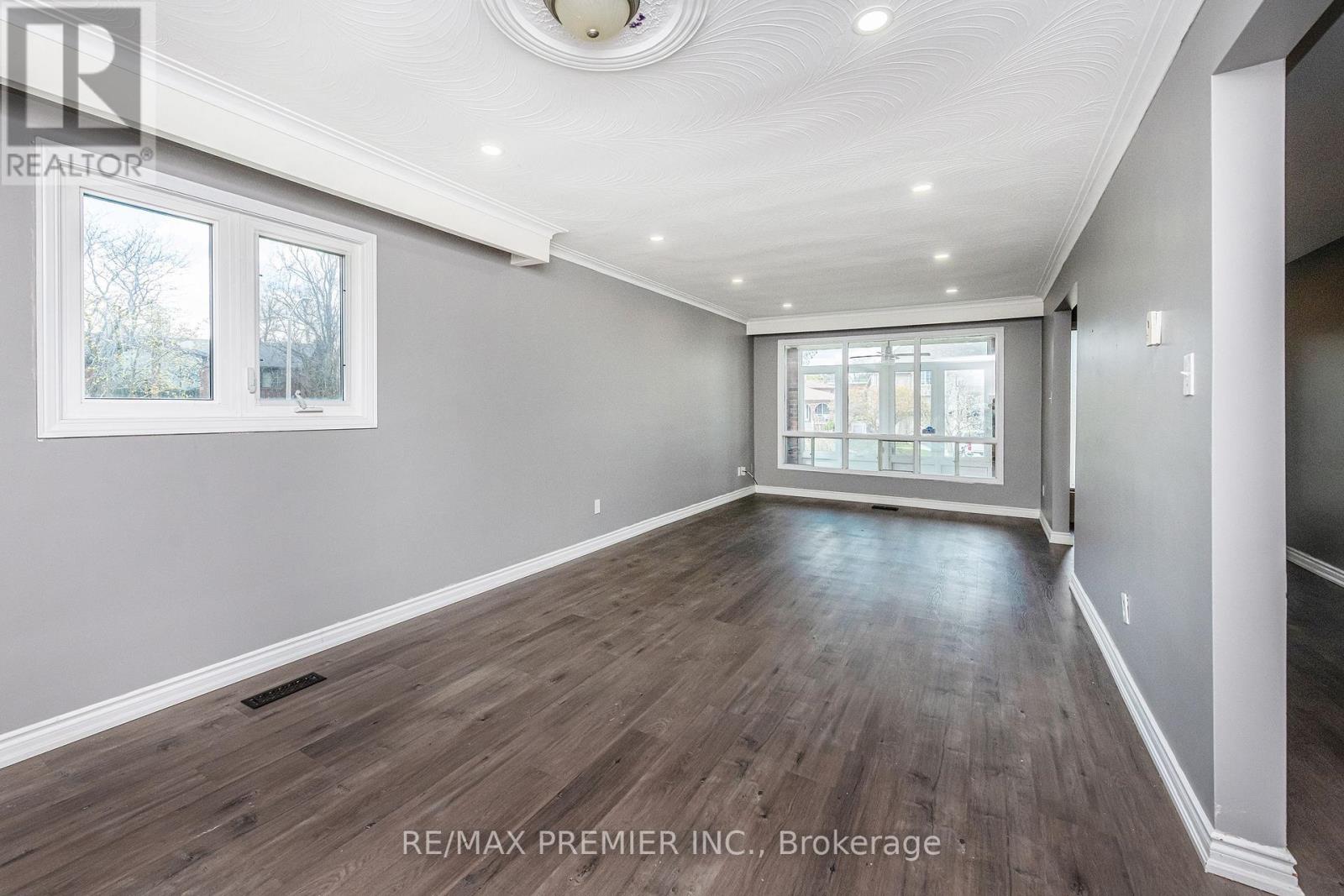 43 JULES AVENUE - 10
