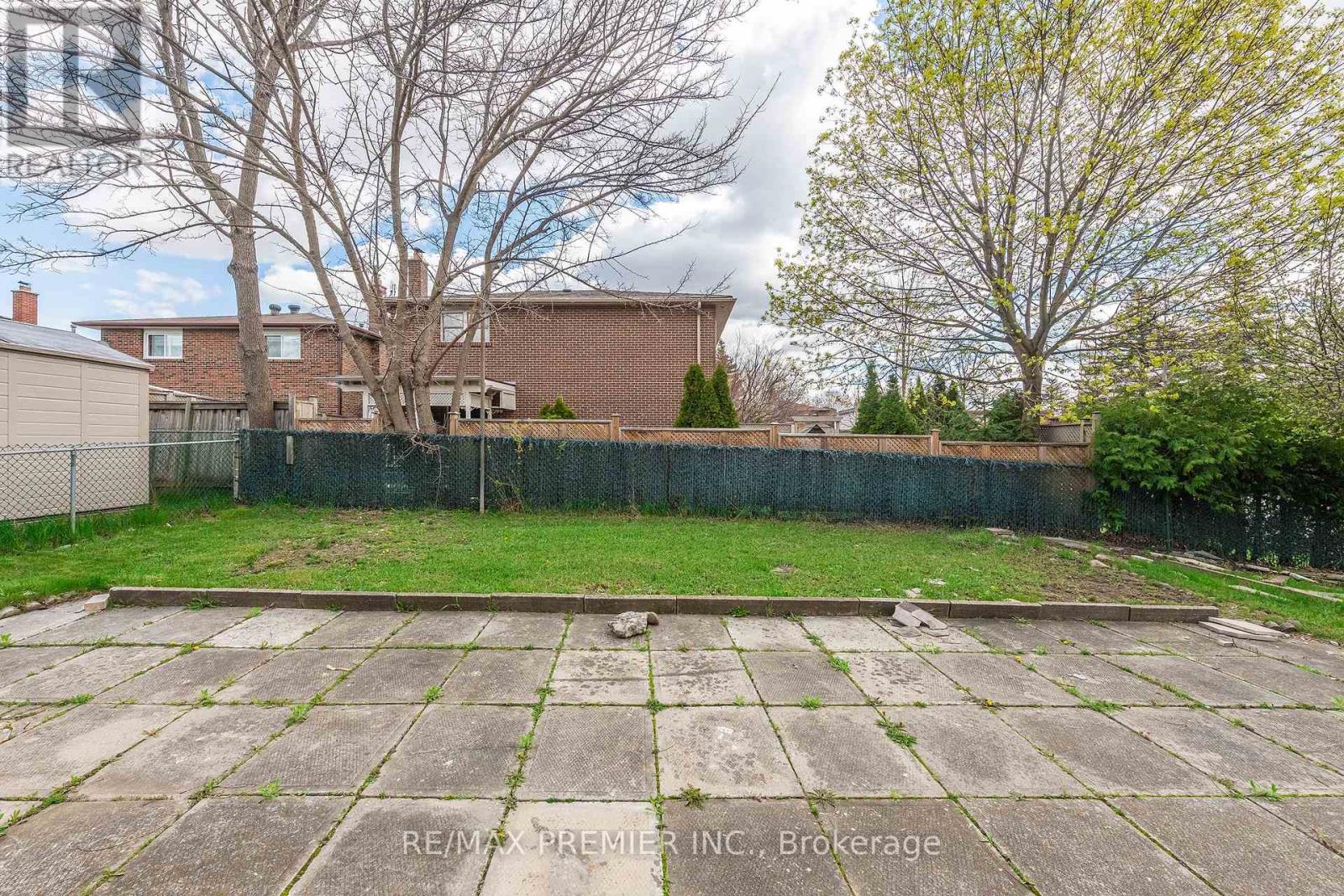 43 JULES AVENUE - 24