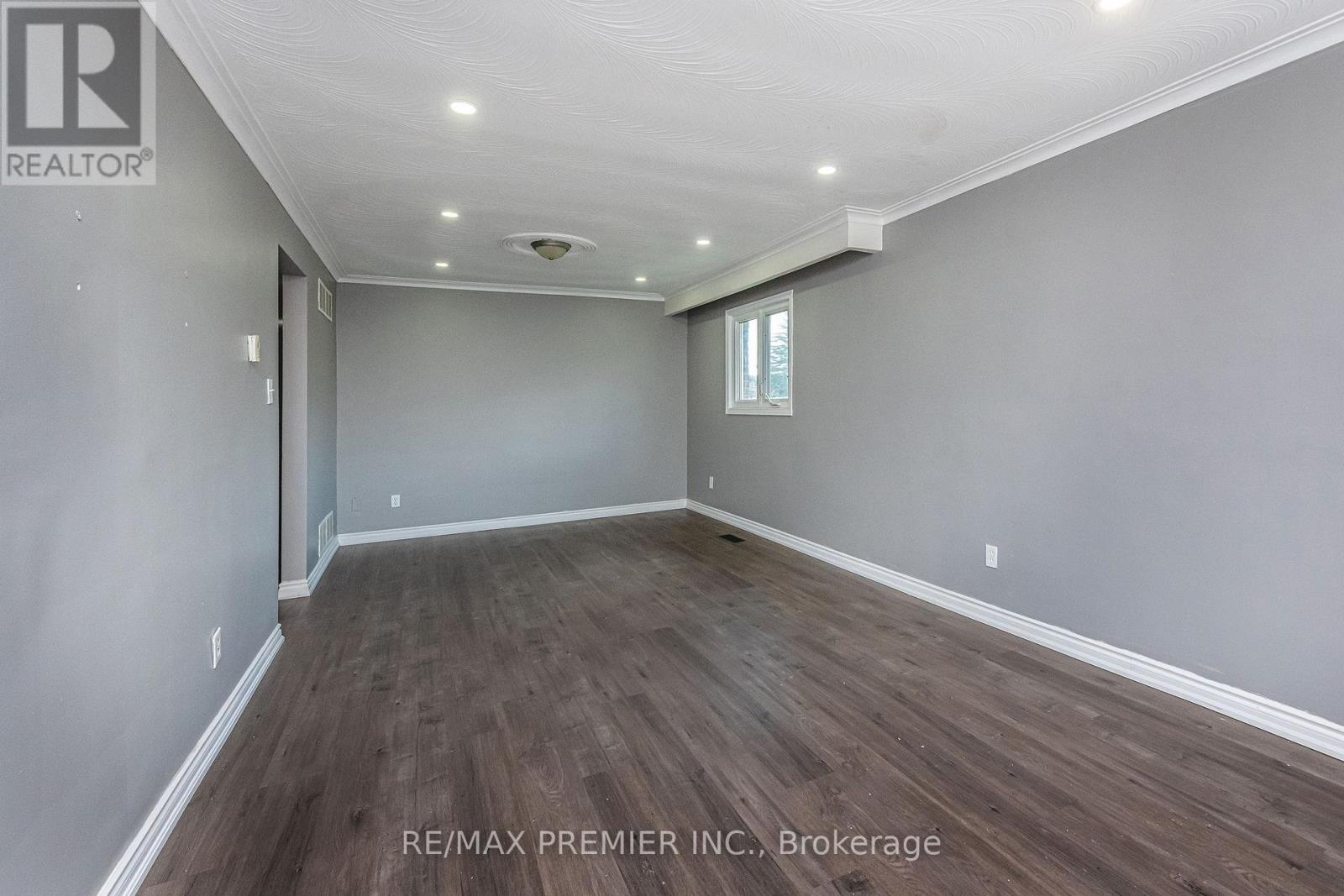 43 JULES AVENUE - 8