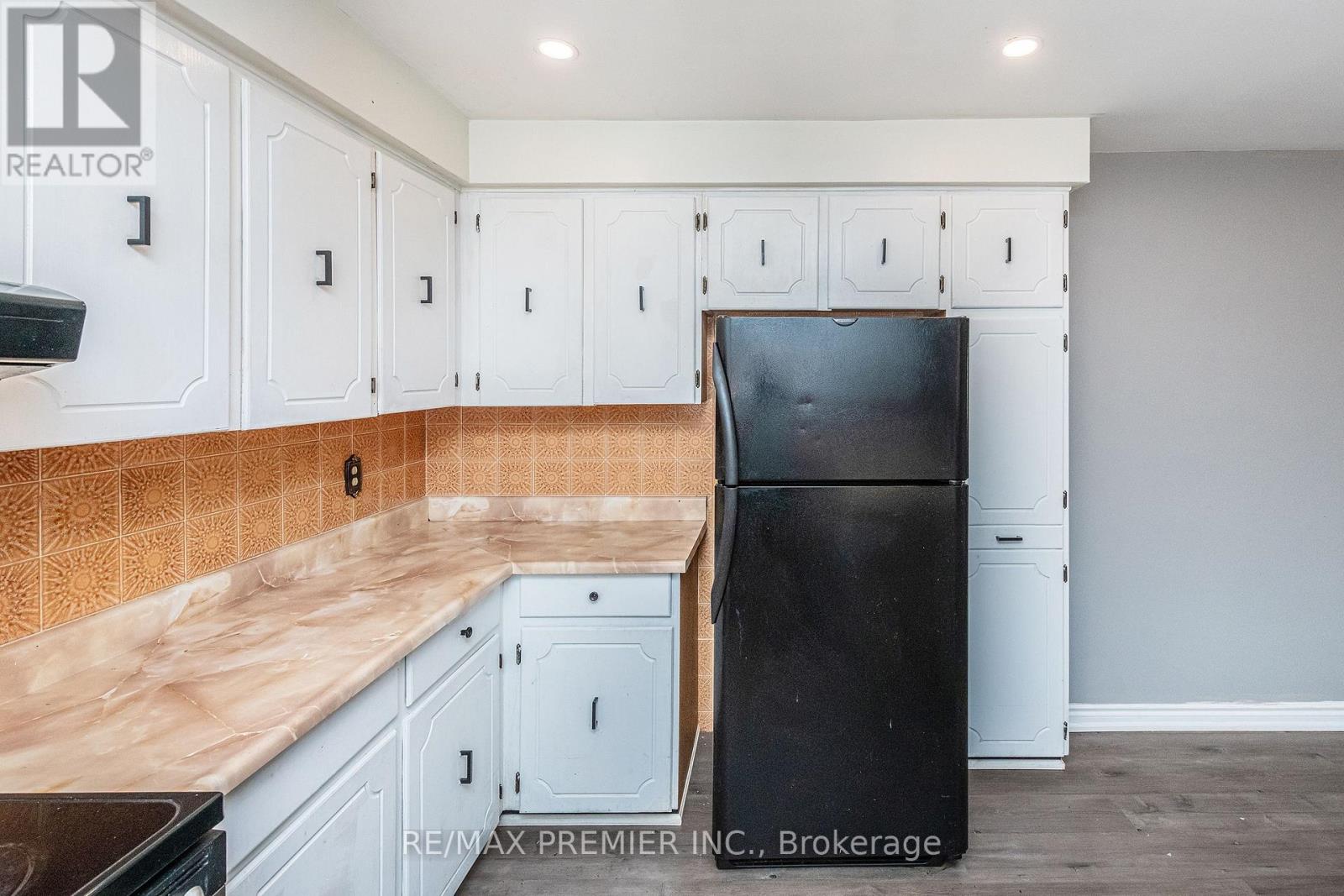 43 JULES AVENUE - 7