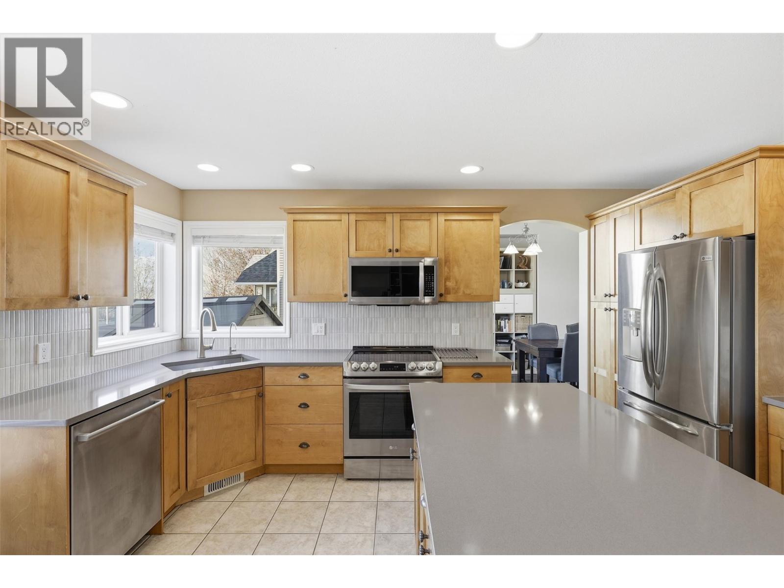 827 BRAMBLE Place - 5