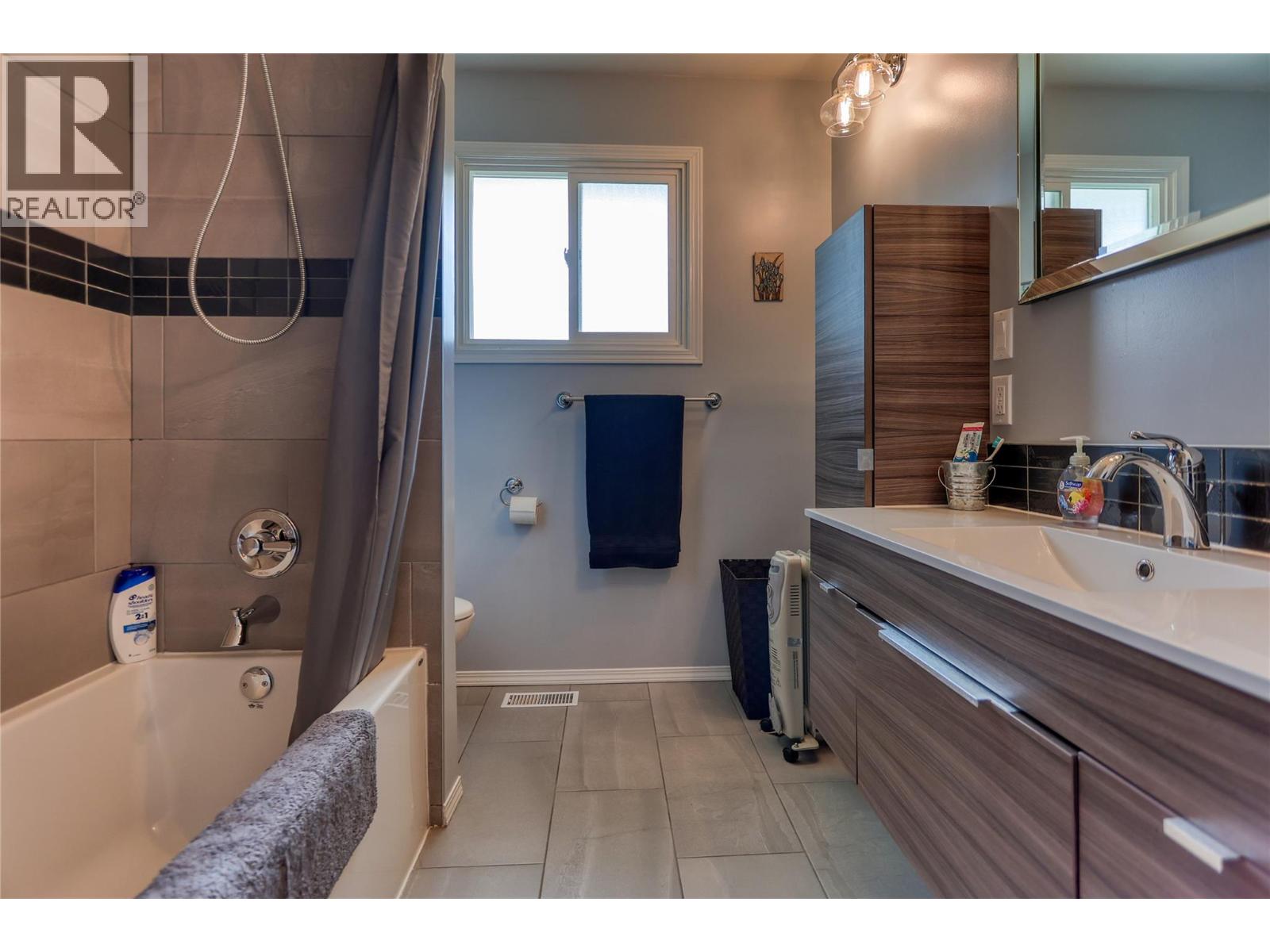 729 Lynnwood Crescent - 11