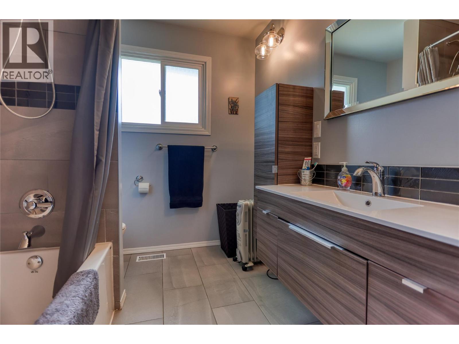 729 Lynnwood Crescent - 12