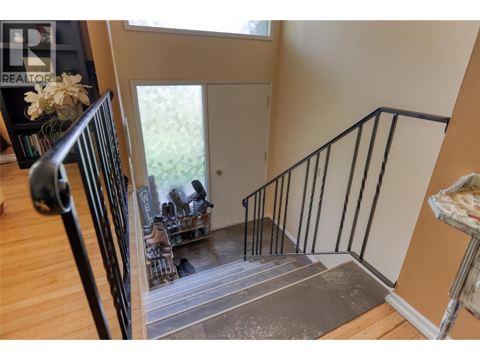 729 Lynnwood Crescent - 18